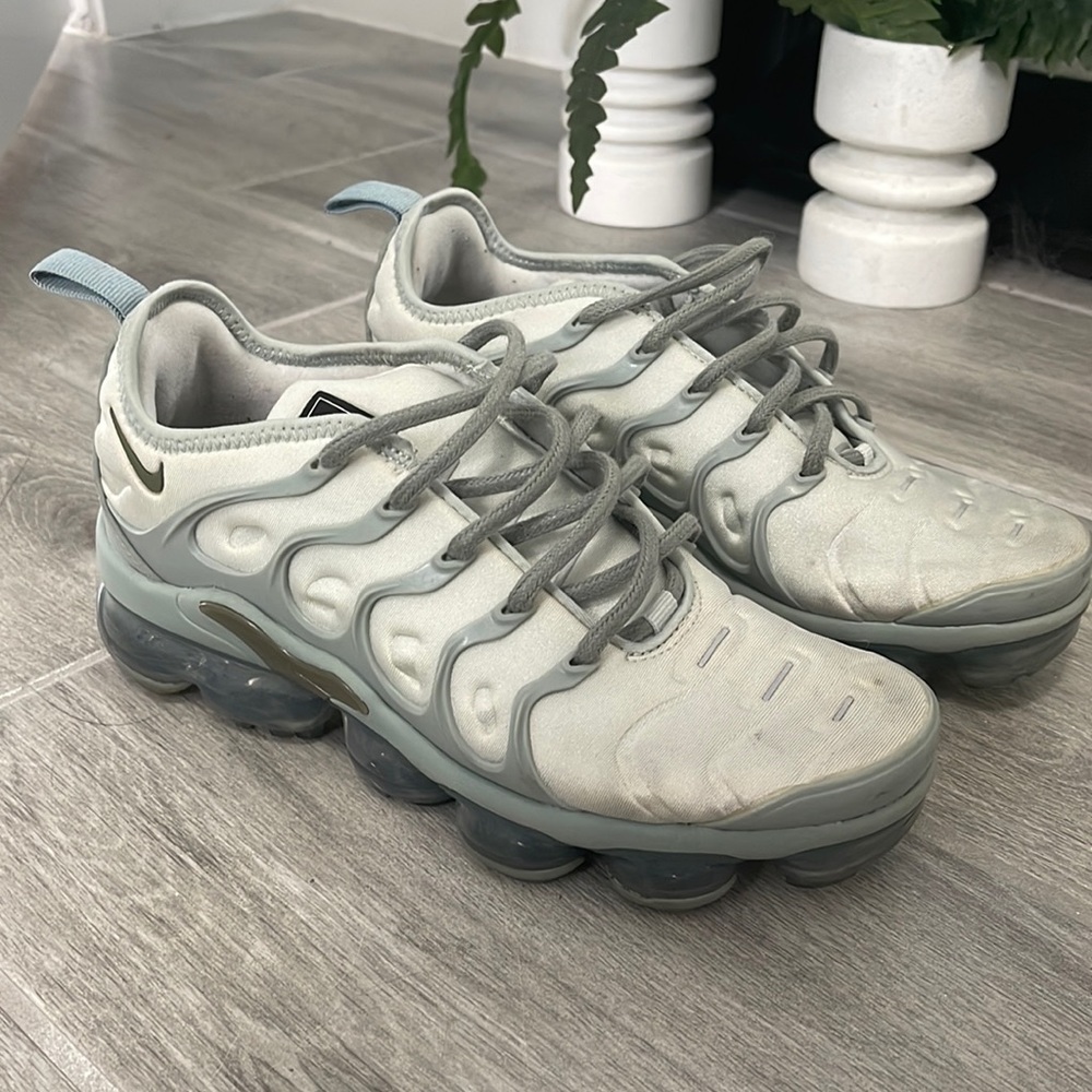 Nike Women’s Vapormax Plus